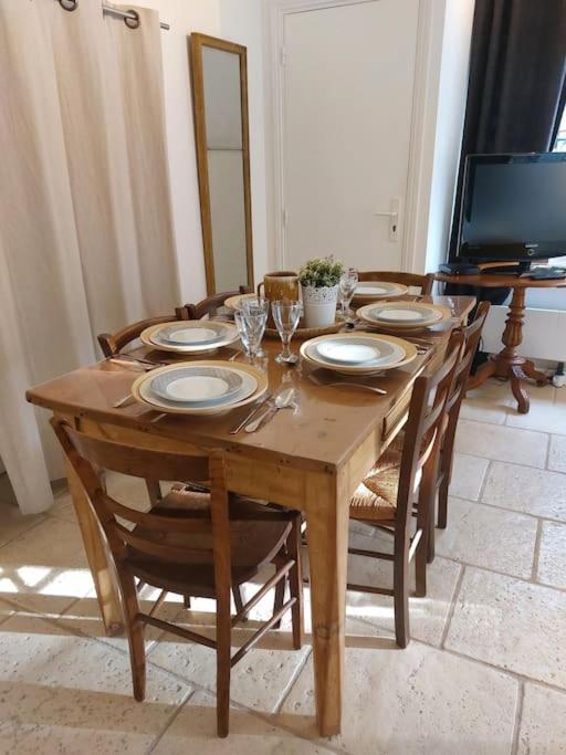Chez Laurette - Charming Apartment In Historic Village Near Versailles Marly-le-Roi Dış mekan fotoğraf